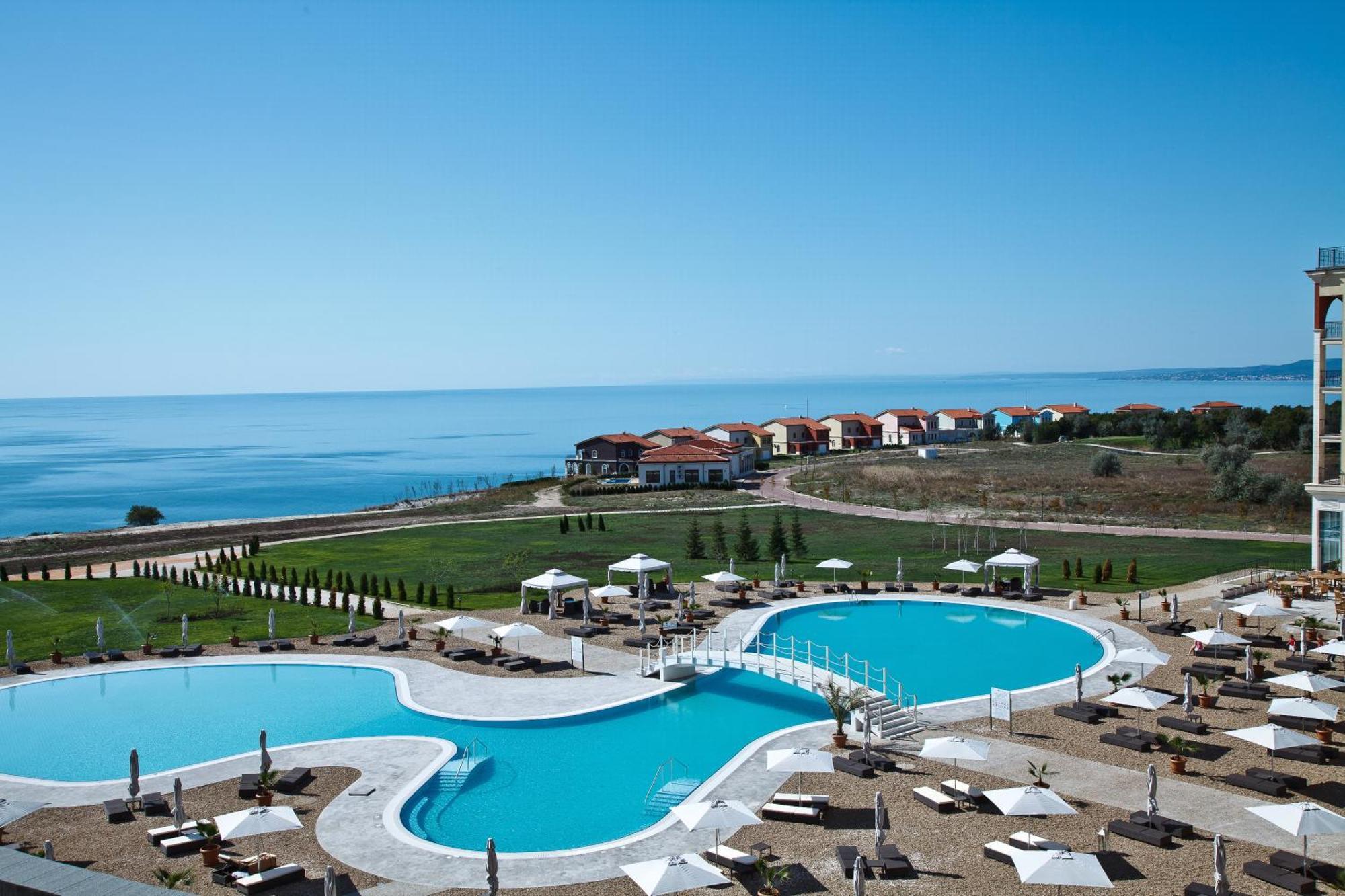 Lighthouse Golf & Spa Hotel Balchik Exterior photo